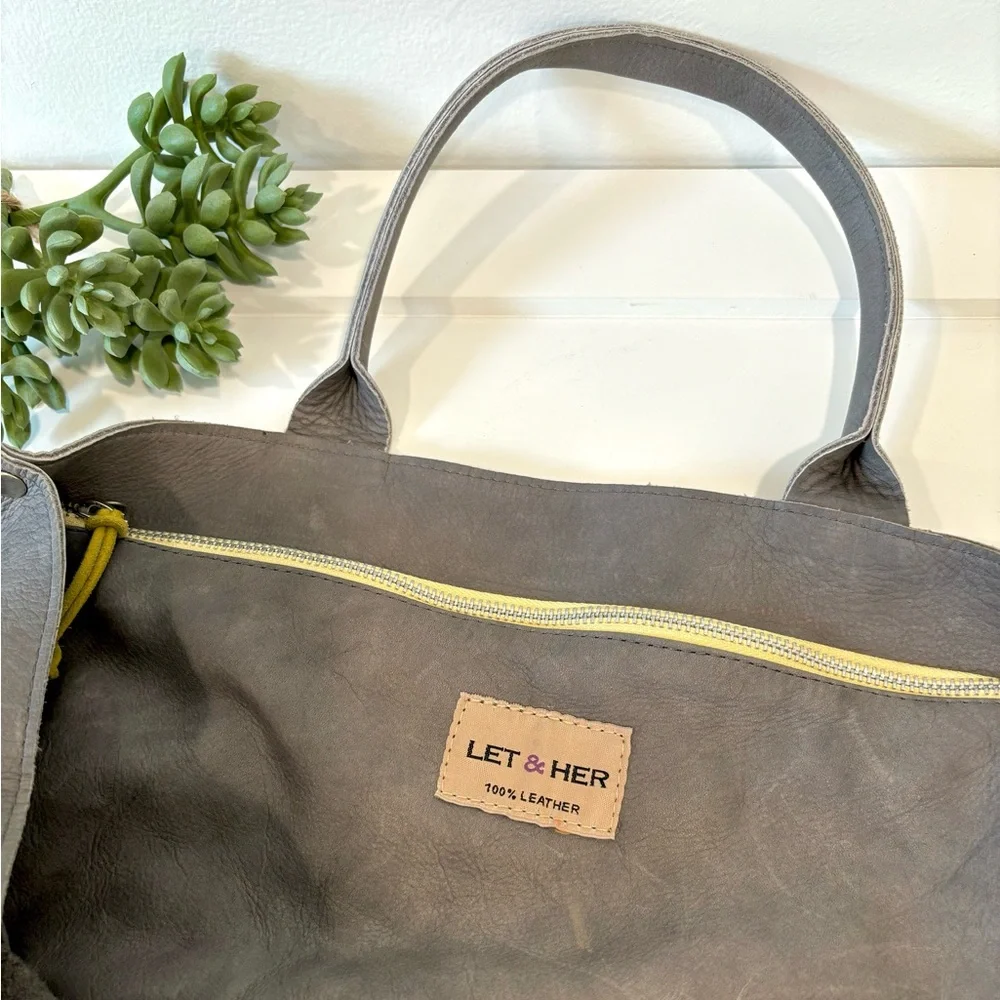 AMAZING Let & Her Oversized Gray Aztec 100% Leather Bag - Picture 4 of 12